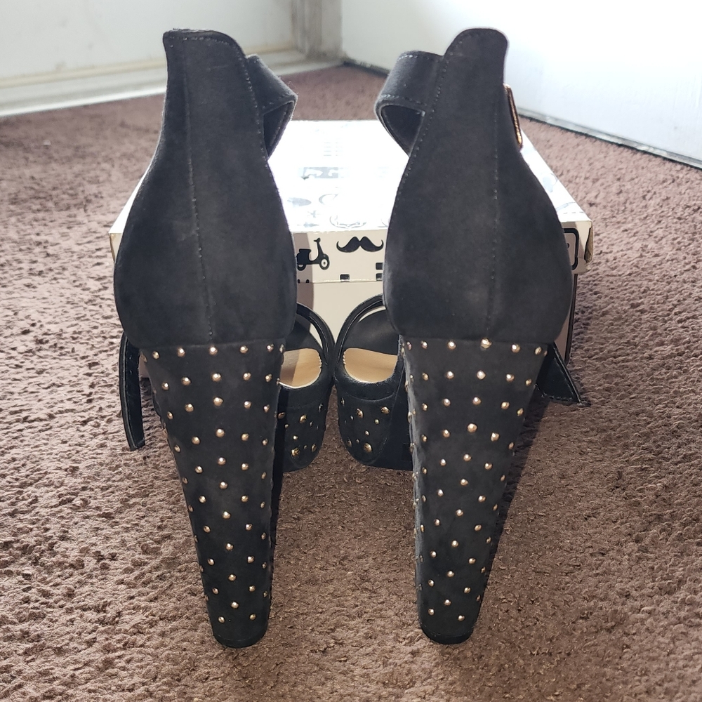 Suede Heels - Picture 5 of 8